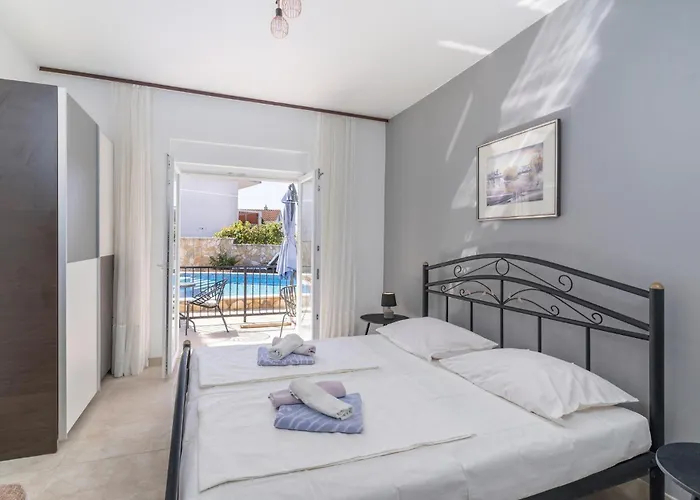 1 Bedroom Stunning In Krk דירה